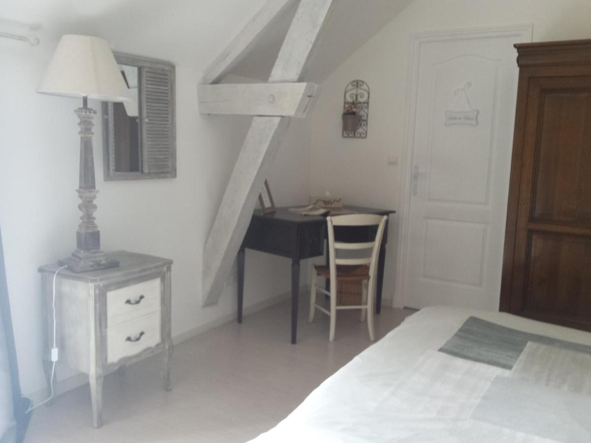 Chambres Des Rosiers Sennevieres Екстериор снимка
